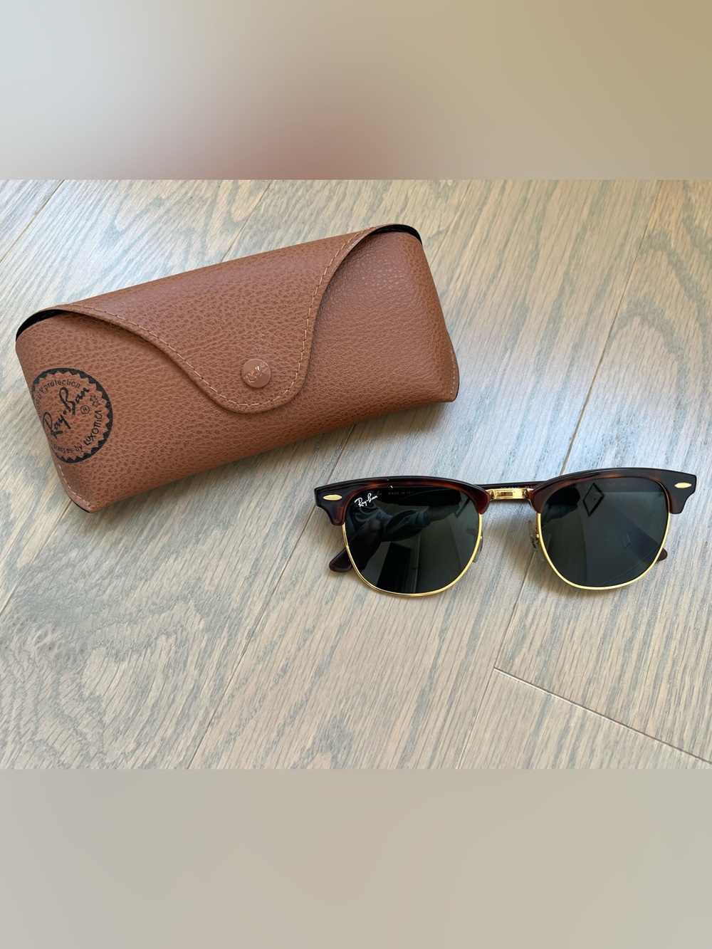 Ray-Ban Sunglasses - Clubmaster RB3016
